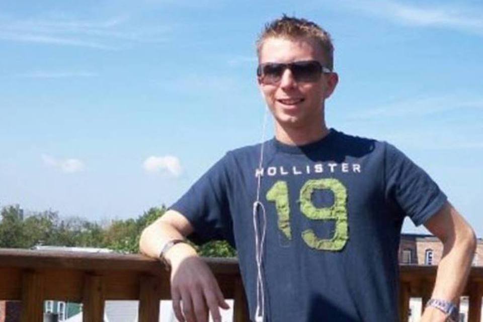 EUA: tribunal pede corte marcial a Bradley Manning