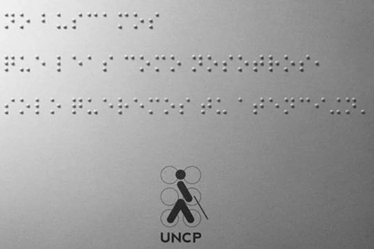 
	O post mostra uma mensagem escrita em braille
 (Reprodução)