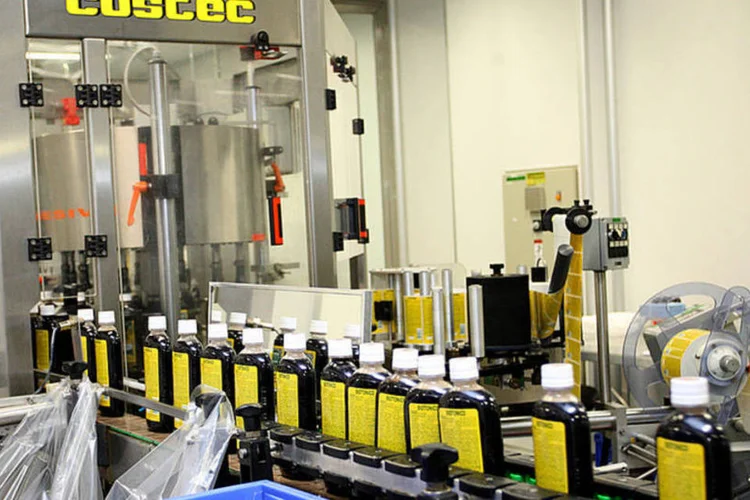 
	F&aacute;brica Hypermarcas: a companhia divulgou lucro l&iacute;quido de R$ 1 bilh&atilde;o para o primeiro trimestre, em resultado apoiado pela conclus&atilde;o da venda do bra&ccedil;o de cosm&eacute;ticos para a Coty
 (Erasmo Salomão/Ministério da Saúde)