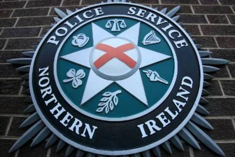 
	Irlanda do Norte: a pol&iacute;cia encontrou um rifle AK-47, morteiros e materiais para a fabrica&ccedil;&atilde;o de bombas caseiras e artefatos explosivos improvisados
 (Peter Muhly/AFP)