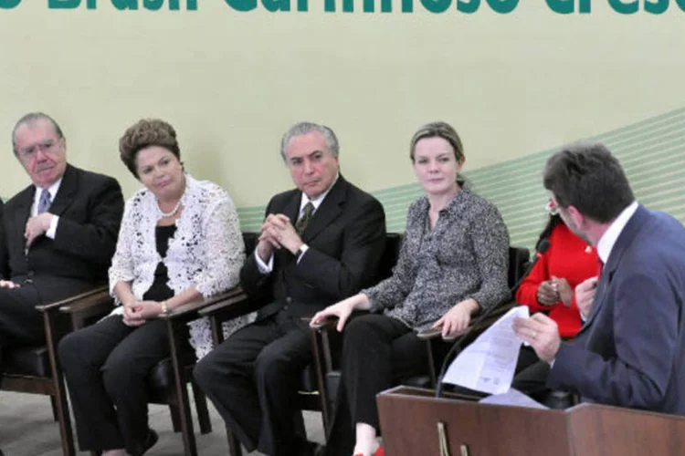 
	Cerim&ocirc;nia de an&uacute;ncio de medidas do Brasil Carinhoso: por meio do programa, fam&iacute;lias cadastradas no Bolsa Fam&iacute;lia t&ecirc;m garantia de renda per capita de pelo menos R$70
 (Romério Cunha/ VPR)