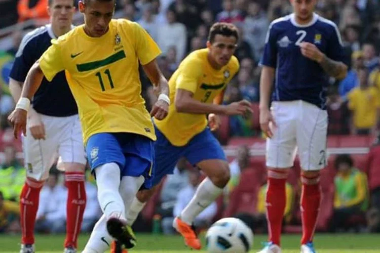 Justificativa para uso de bolas eletrônicas está no gol não marcado do inglês Lampard contra a Alemanha, durante a última copa do mundo (Getty Images)