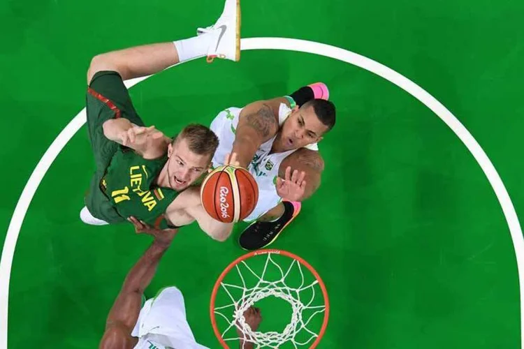 
	Basquete: Derrotando Argentina, Espanha chega a oito pontos na primeira fase e elimina Brasil, que estava com sete
 (Getty Images)