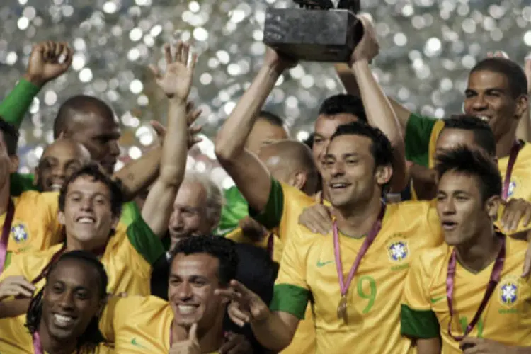 Jogadores do Brasil comemoram após vencer o Superclássico da Américas contra a Argentina, em Buenos Aires (REUTERS/Martin Acosta)
