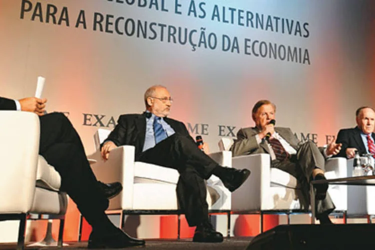 EXAME Fórum, em São Paulo: reunião inédita no país de três vencedores do Nobel de Economia