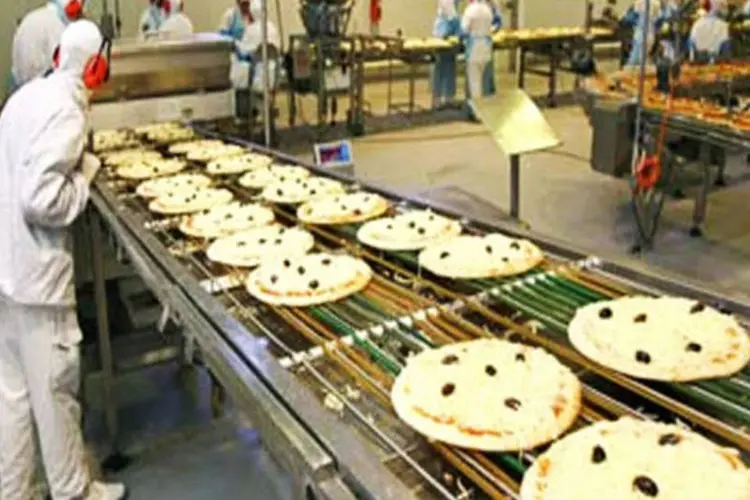A unidade é direcionada à produção de queijos, tendo ainda uma linha de outros derivados de lácteos. (EXAME)