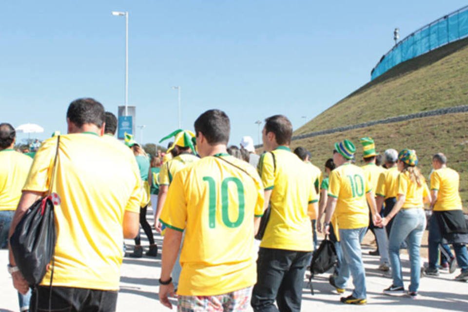 Brasileiros mudam de opinião sobre a Copa em dez dias