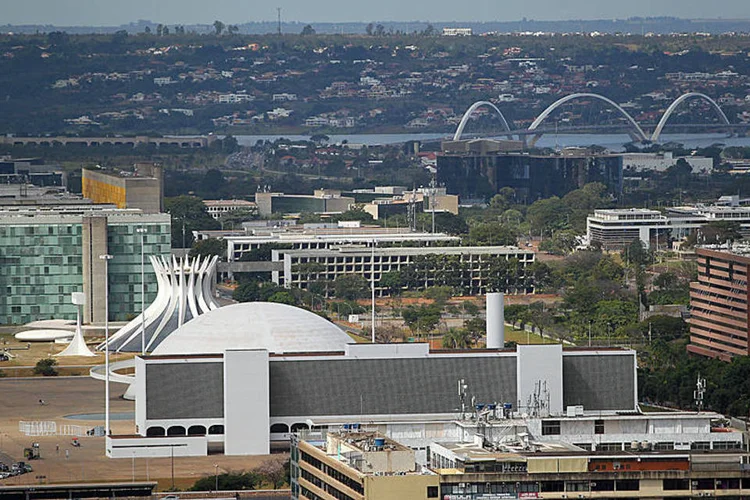
	Vista a&eacute;rea de Bras&iacute;lia: concess&otilde;es visam enfrentar a escassez de recursos estatais
 (Divulgação/SeturDF)