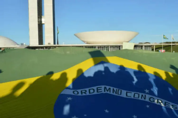 
	Bandeira do Brasil: pa&iacute;s ficou em quinto lugar no ranking de&nbsp;pa&iacute;ses emergentes&nbsp;mais vulner&aacute;veis a uma crise financeira, que engloba as 28 maiores economias em desenvolvimento
 (Agência Brasil)