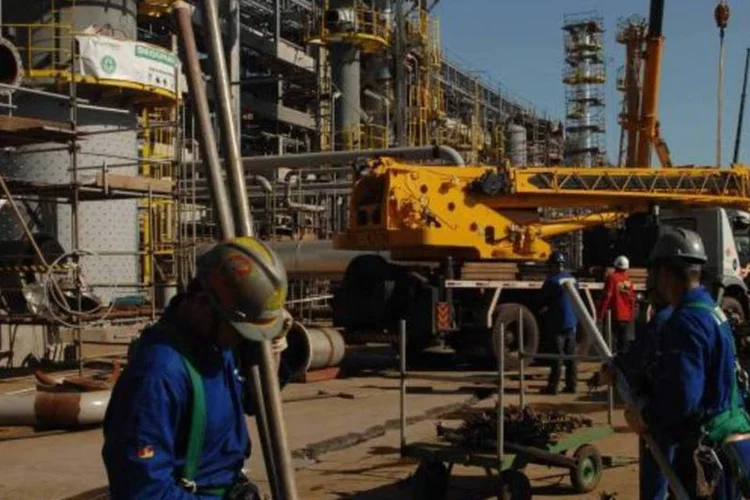 
	Constru&ccedil;&atilde;o da f&aacute;brica da Braskem:&nbsp;companhia n&atilde;o informou o impacto financeiro da paralisa&ccedil;&atilde;o que atingiu o Nordeste inteiro
 (Mirian Fichtner/Veja)