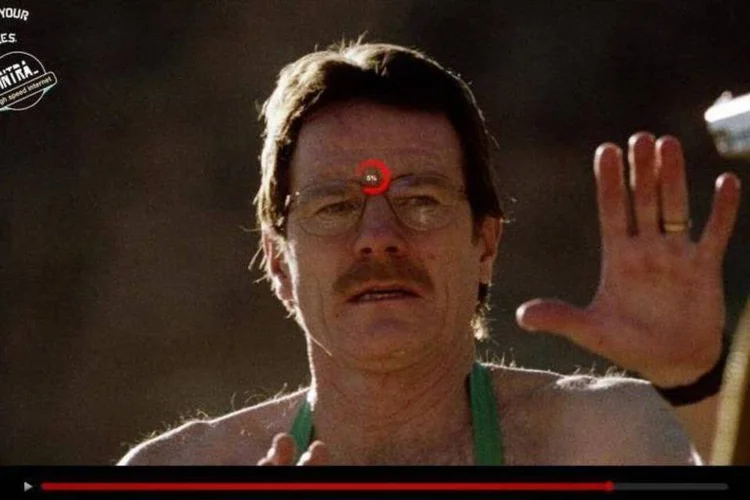 
	O personagem Walter White, da s&eacute;rie Breaking Bad, na mira de uma arma durante um epis&oacute;dio
 (Divulgação/Coloribus)