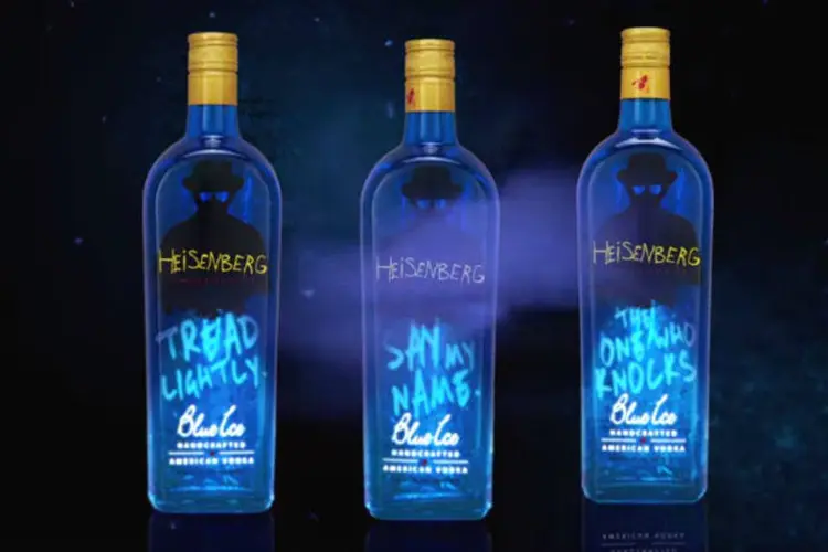 Vodka inspirada na série Breaking Bad: personagem Heisenberg e cor azul (Reprodução)