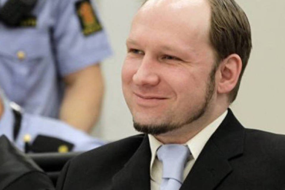 Promotoria pede internação para assassino da Noruega