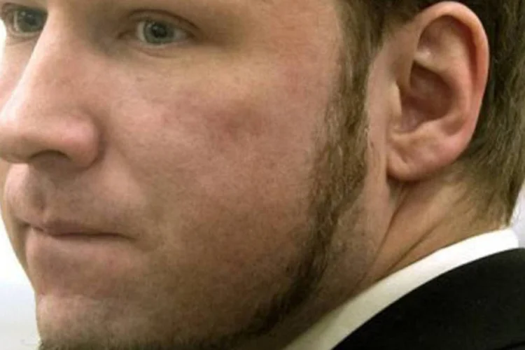 O ultradireitista Anders Behring Breivik durante julgamento na Noruega (Daniel Sannum Lauten/AFP)