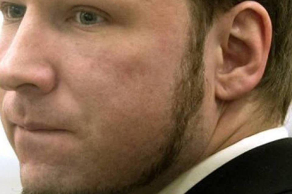 Breivik diz que é penalmente responsável pelos atentados