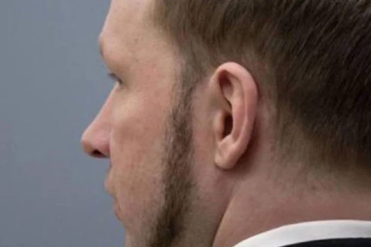 Breivik chega ao tribunal para seu julgamento: Explosão do veículo deixou oito mortos em Oslo no dia 22 de julho de 2011 (AFP/Archivos / Daniel Sannum Lauten)