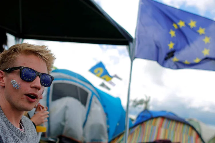 
	Glastonbury: a maioria dos frequentadores do festival tamb&eacute;m parecia apoiar a campanha para manter o Reino Unido na UE
 (Stoyan Nenov / Reuters)