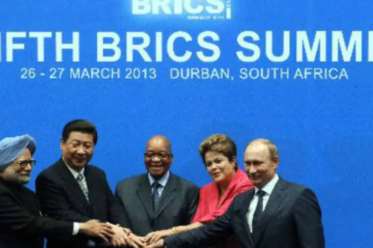 
	L&iacute;deres do BRICS durante c&uacute;pula em Durban, em 27 de mar&ccedil;o de 2013
 (AFP)