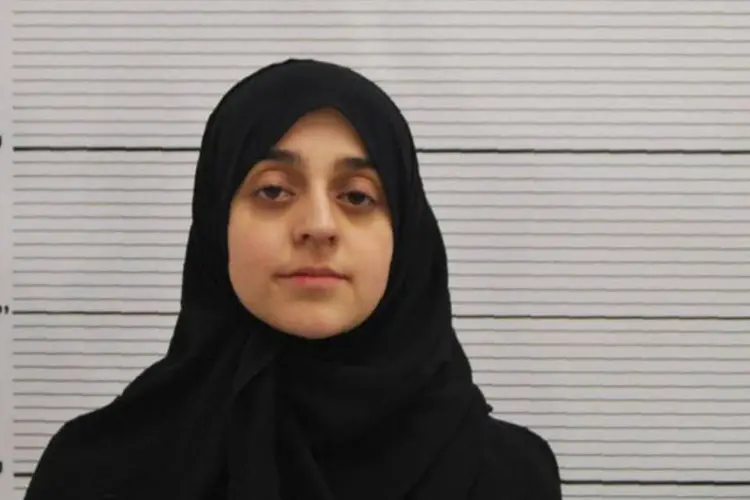 
	Tareena Shakil: o julgamento durou duas semanas e ela foi condenada tamb&eacute;m por incentivar atos terroristas atrav&eacute;s do Twitter
 (West Midlands Police / AFP)