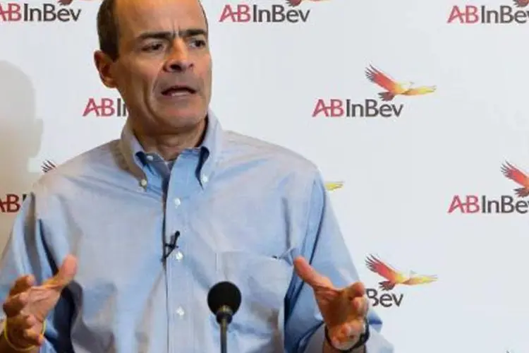 Carlos Brito, CEO da AB Inbev: o montante da operação seria de 450 milhões de euros, segundo imprensa chinesa (Kristof Van Accom/AFP)
