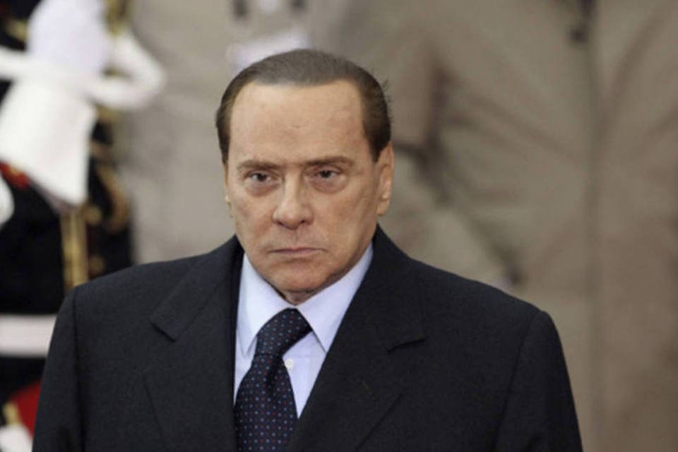 Com crise em potencial, italianos querem Berlusconi fora
