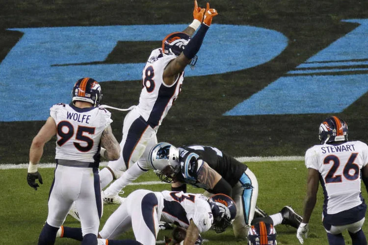 
	Super Bowl: foi o 3&ordm; t&iacute;tulo dos Broncos, ap&oacute;s uma partida marcada pelo duelo de dois quarterbacks
 (REUTERS/Michael Fiala)
