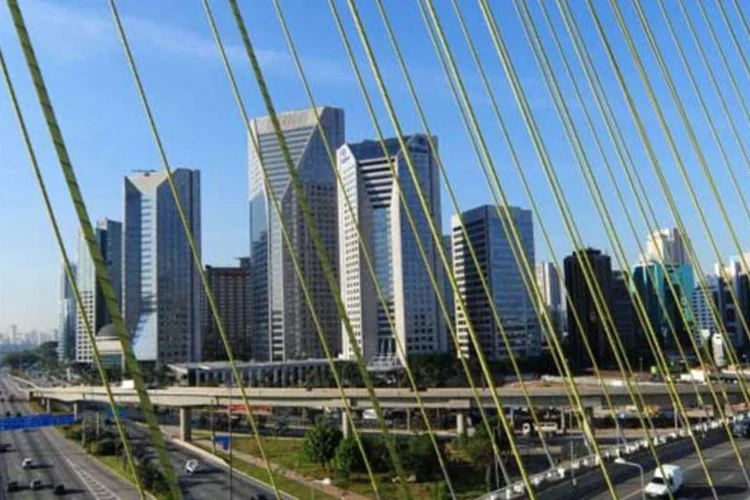 
	Bairro do Brooklin, a partir da ponte estaiada: al&eacute;m dos metal&uacute;rgicos, os trabalhadores da constru&ccedil;&atilde;o civil tamb&eacute;m devem fazer manifesta&ccedil;&atilde;o na Marginal Pinheiros, na altura da ponte Estaiada, &agrave;s 10h
 (Germano Lüders/EXAME.com)