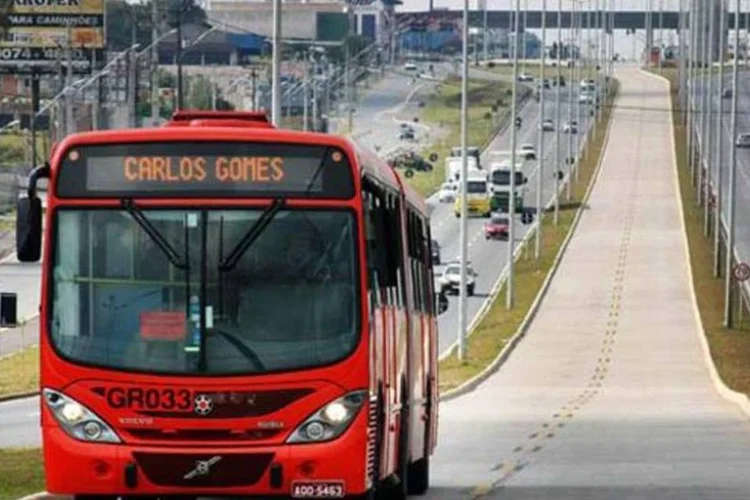 O transporte público de Curitiba recebeu elogios da OMS (Divulgação/ Prefeitura Municipal de Curitiba)