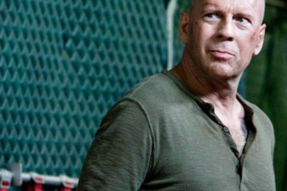 Bruce Willis protagoniza nova campanha do CCAA