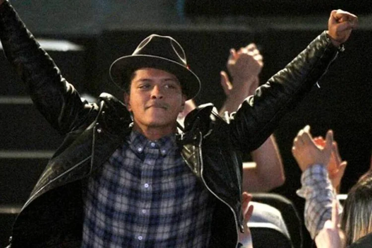 O havaiano Bruno Mars está no mesmo nível de Adele, tentando seis prêmios (Getty Images)