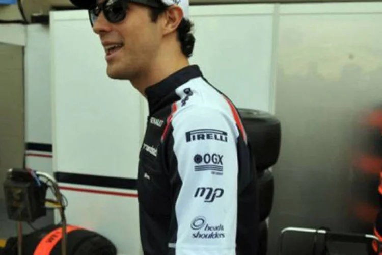
	O piloto Bruno Senna chega ao pit do circuito de Interlagos, em S&atilde;o Paulo: o brasileiro foi o 16&ordm; no Mundial de 2012, com 31 pontos em 20 corridas
 (Nelson Almeida/AFP)