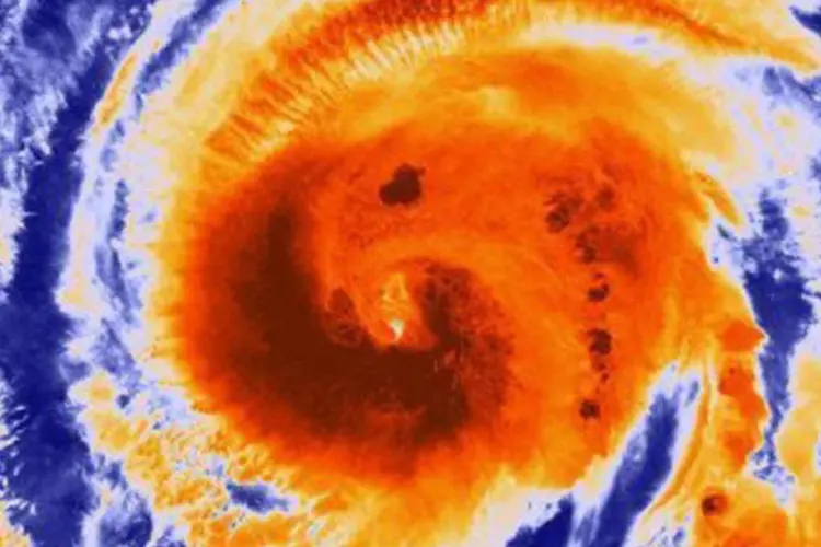 Bud perderá força durante a madrugada, mas "as previsões são de que chegará à costa do México como furacão" (AFP)