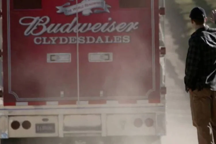 Reprodução do vídeo feito pela Budweiser para o Super Bowl 47 (Reprodução)