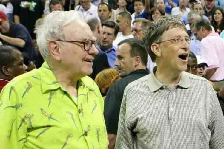 Warren Buffett e Bill Gates, os dois maiores filantropos do mundo (Ethan Miller/Getty Images)