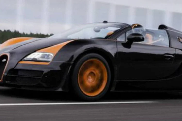 
	O modelo conta com motor 7.9 W16 quadriturbo, que oferece 1.200 cavalos de pot&ecirc;ncia e 153 kgfm de torque. Ele vai de 0 a 100 km/h em 2,6 segundos
 (Divulgação)