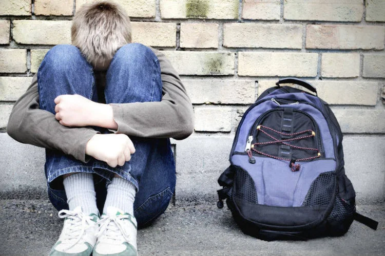Jovens: entre os alunos vítimas de bullying, 42% afirmam não sentir que a escola é o seu lugar (Mikael Damkier/Thinkstock)