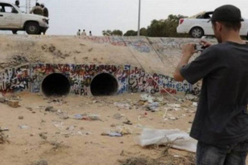 Kadafi foi sepultado em local secreto