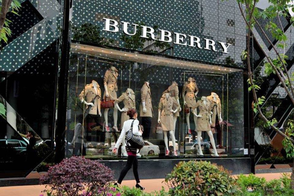 Burberry cortará salário de CEO por queda de vendas na China