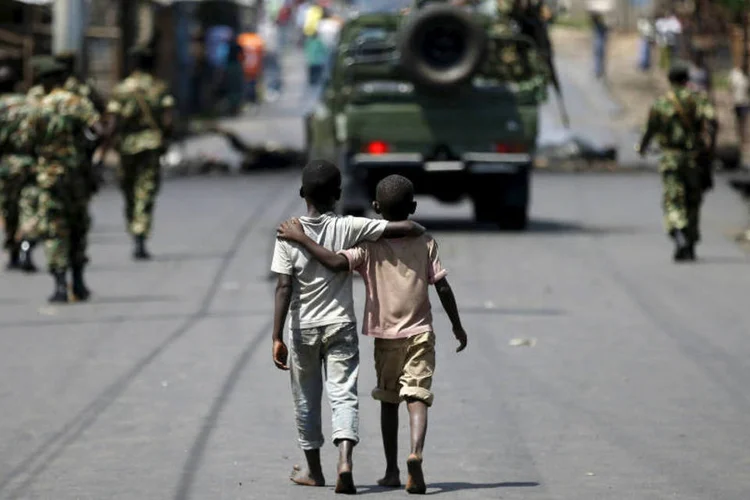 
	Burundi: A resolu&ccedil;&atilde;o da ONU prev&ecirc; a presen&ccedil;a dos policiais no pa&iacute;s pelo per&iacute;odo de um ano ou mais
 (Reuters)