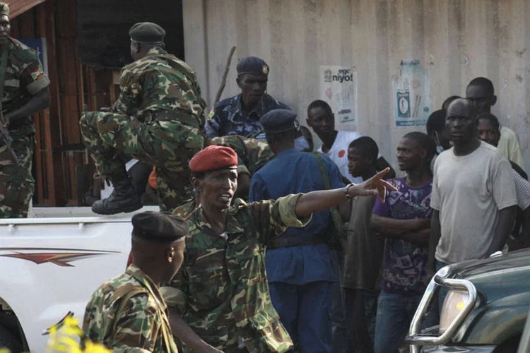 
	Burundi: clima estava tenso na capital Bujumbura, com soldados espalhados pelas ruas da cidade
 (REUTERS/Jean Pierre Aime Harerimana)