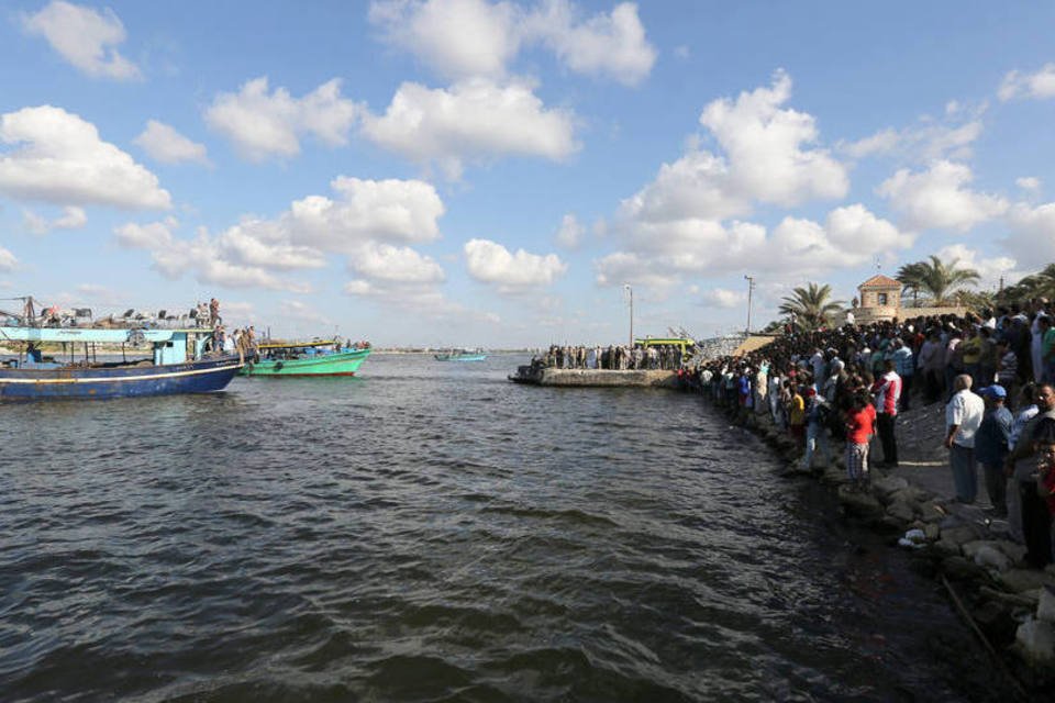 Egito prende 4 por naufrágio com 51 mortos no Mediterrâneo