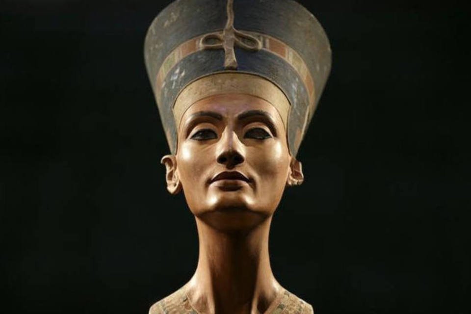 Descoberta câmara secreta que pode ser túmulo de Nefertiti