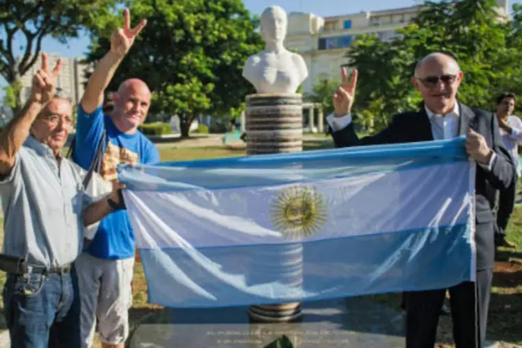 
	 O busto foi doado para Cuba pela presidente Cristina Kirchner
 (AFP/Yamil Lage)