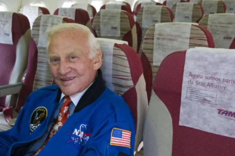 Buzz Aldrin: o segundo homem a pisar na Lua participou da coletiva da TAM (.)