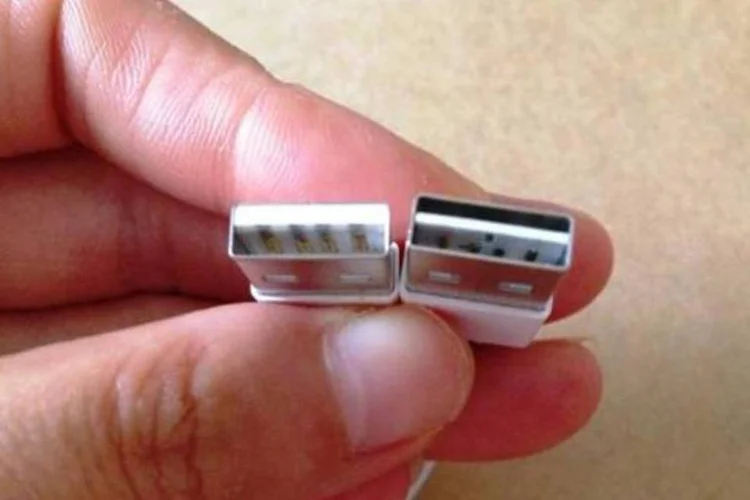 
	Cabo USB revers&iacute;vel: o cabo pode estrear junto com o iPhone 6, da Apple
 (Sonny Dickson/Twitter)