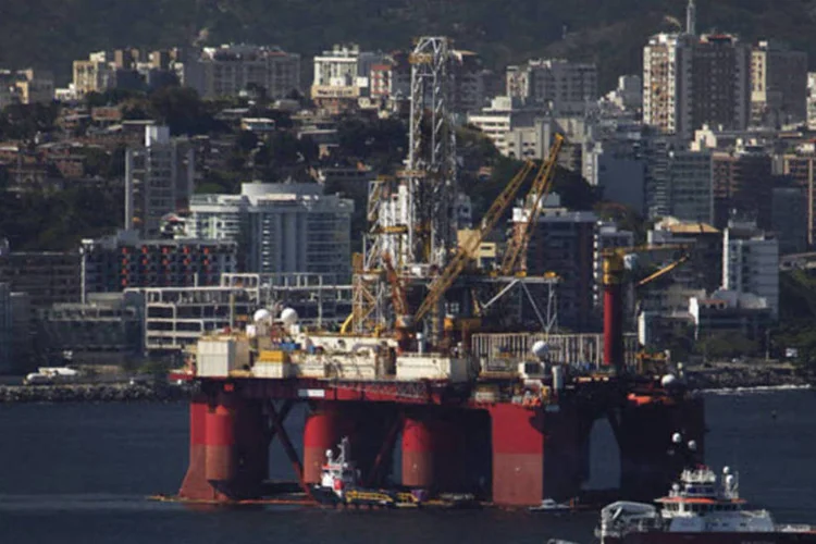 
	Plataforma de petr&oacute;leo da Petrobras na Baia da Guanabara: den&uacute;ncias da Rede Globo informam que EUA teriam espionado a estatal brasileira
 (Dado Galdieri/Bloomberg)