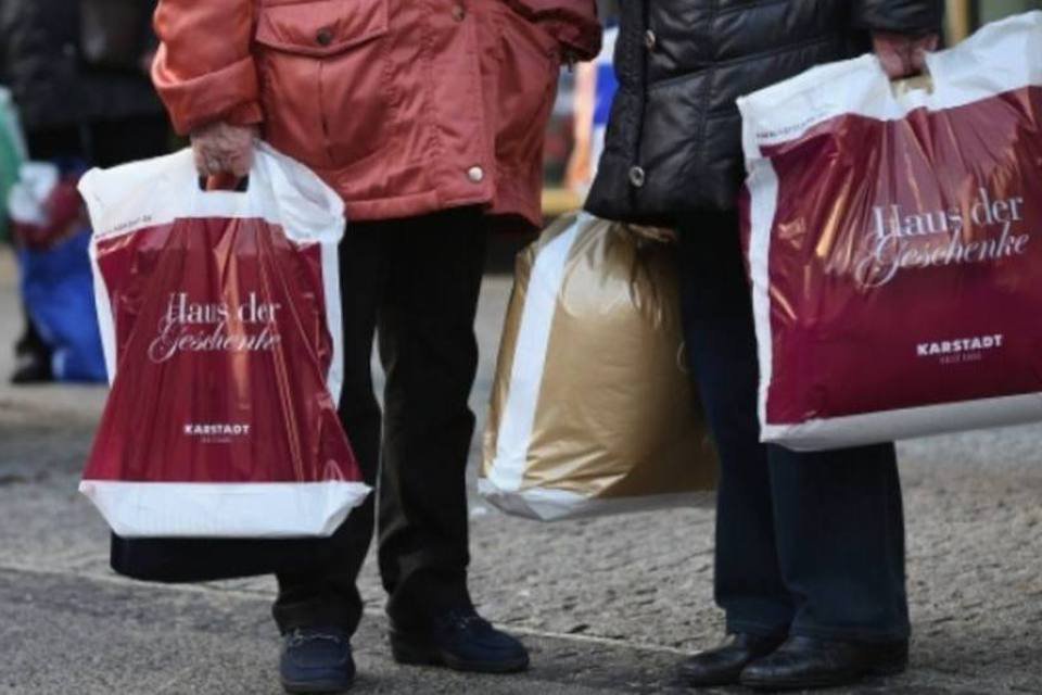 Inflação derruba confiança do consumidor, diz FecomercioSP
