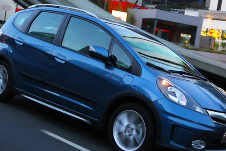 Com três anos de garantia e seis opções de cor de carroceria, o Fit Twist 2014 conta versão câmbio manual e automático (Divulgação)