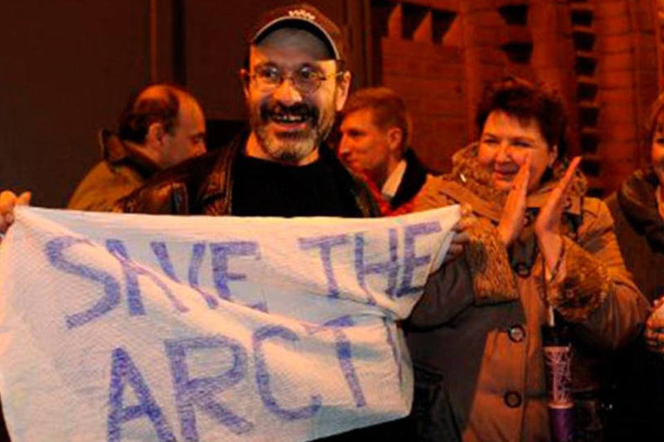 1º anistiado do Greenpeace deixará Rússia depois do Natal