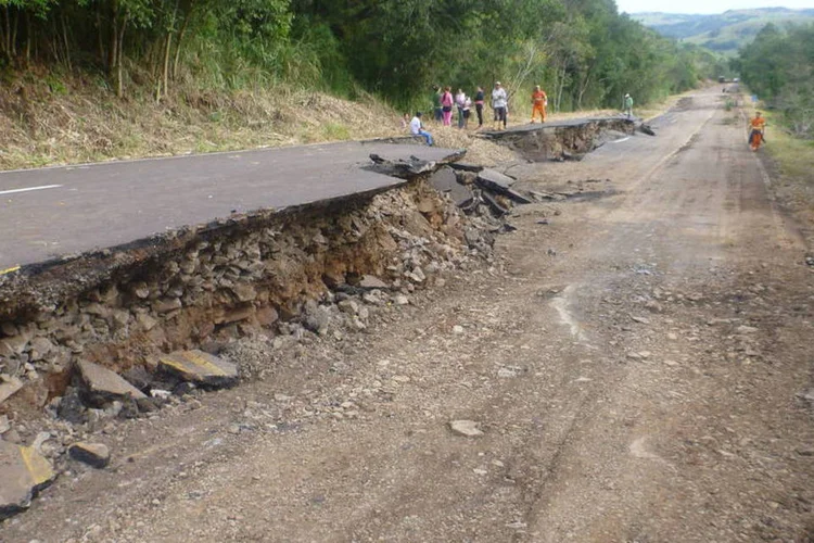 
	Falta de infraestrutura: baixo investimento representa menos emprego e renda para a popula&ccedil;&atilde;o e menos dinheiro nos cofres p&uacute;blicos
 (Divulgação/ CNT)